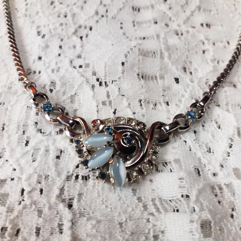 Midcentury Romantic Floral Bib Necklace